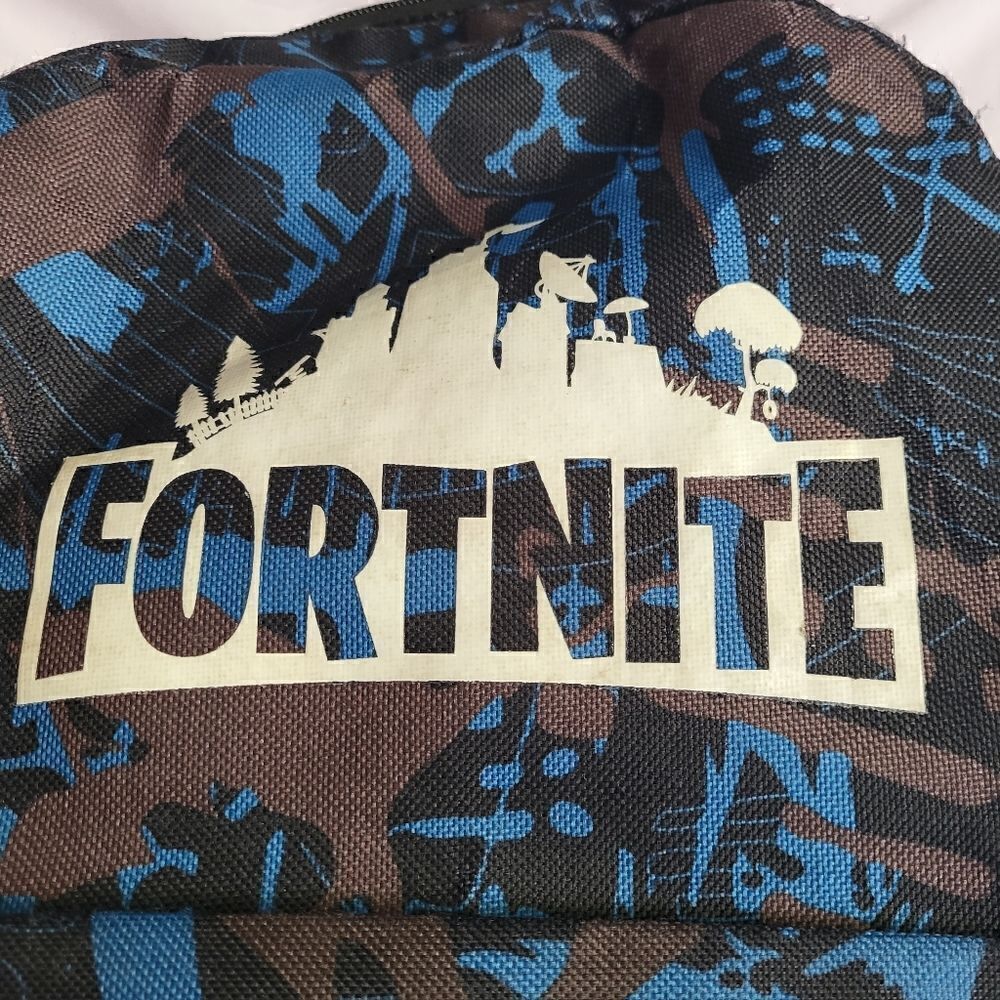 ‎Fortnite Backback - Picture 3 of 11